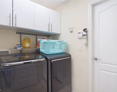 5007 Sw 27th Avenue - Photo Thumbnail 13