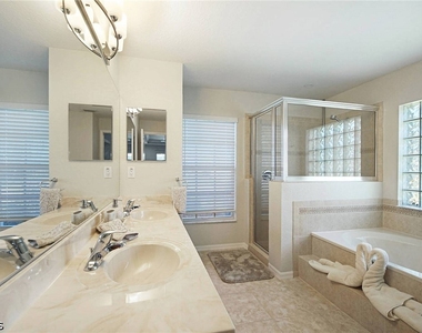5007 Sw 27th Avenue - Photo Thumbnail 15