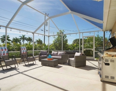 5007 Sw 27th Avenue - Photo Thumbnail 6