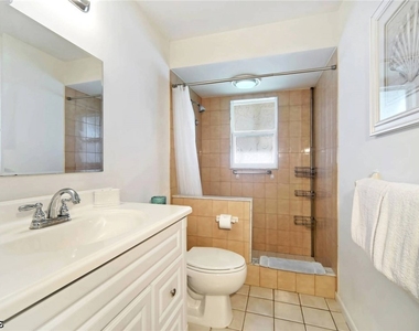 1140 Sw 44th Street - Photo Thumbnail 10