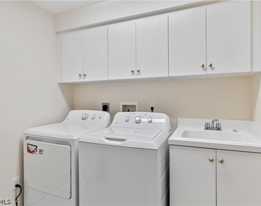 1001 Arbor Lake Drive - Photo Thumbnail 19