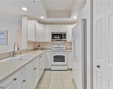 1001 Arbor Lake Drive - Photo Thumbnail 7