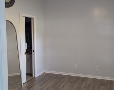 3810 24th Avenue Ne - Photo Thumbnail 11
