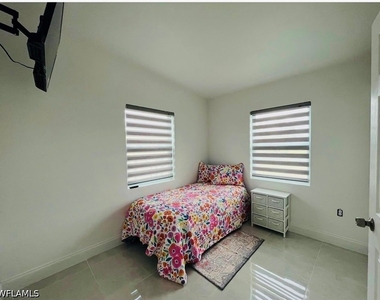 2748 Starlite Lane N - Photo Thumbnail 4