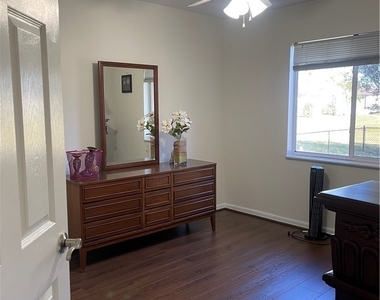 2721 Nw 4th Street - Photo Thumbnail 7