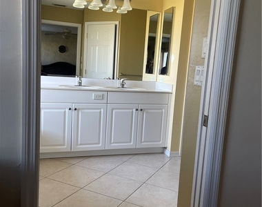 2721 Nw 4th Street - Photo Thumbnail 18