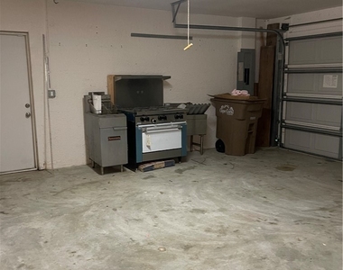 2721 Nw 4th Street - Photo Thumbnail 21