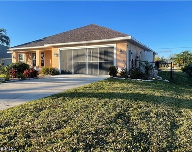 2721 Nw 4th Street - Photo Thumbnail 1