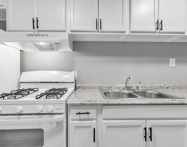 1840 Richmond Avenue - Photo Thumbnail 7