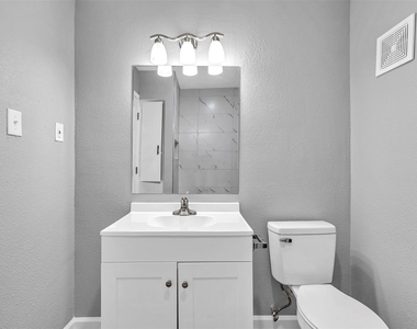 1840 Richmond Avenue - Photo Thumbnail 12