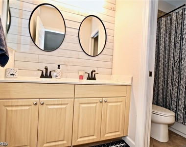 15578 Vallecas Lane - Photo Thumbnail 14