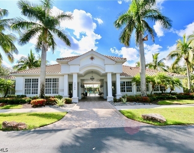 15578 Vallecas Lane - Photo Thumbnail 21