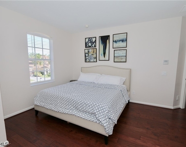 15578 Vallecas Lane - Photo Thumbnail 17