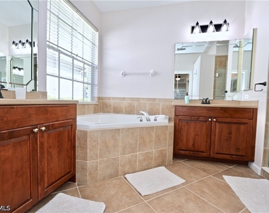 15578 Vallecas Lane - Photo Thumbnail 13