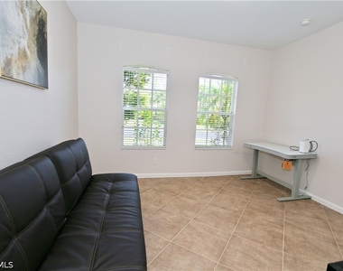 15578 Vallecas Lane - Photo Thumbnail 3
