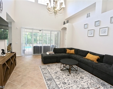 15578 Vallecas Lane - Photo Thumbnail 7