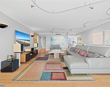 10691 Gulf Shore Drive - Photo Thumbnail 8