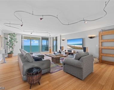 10691 Gulf Shore Drive - Photo Thumbnail 3