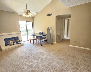7900 N Stadium Drive - Photo Thumbnail 7