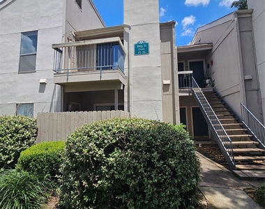 7900 N Stadium Drive - Photo Thumbnail 1