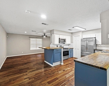 3602 W Sweet Gum Drive - Photo Thumbnail 5