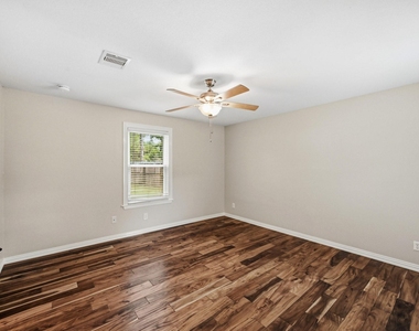 3602 W Sweet Gum Drive - Photo Thumbnail 11