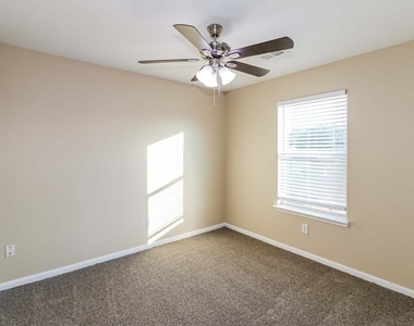 4606 Canadian River Court - Photo Thumbnail 8