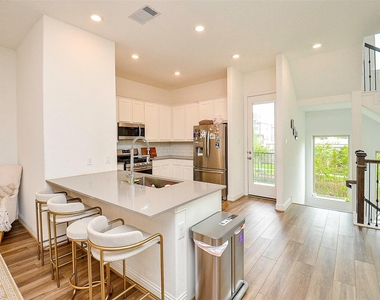 11021 Mikula Drive - Photo Thumbnail 12