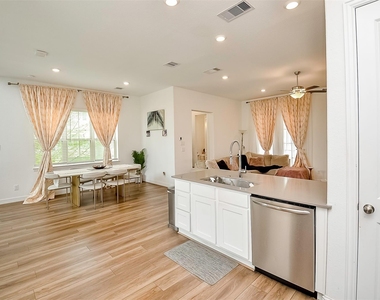11021 Mikula Drive - Photo Thumbnail 8