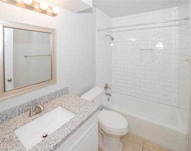 2010 N Travis Street - Photo Thumbnail 8