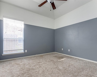 24915 Garnet Shadow Lane - Photo Thumbnail 3