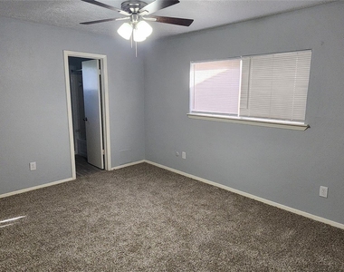 10115 Enchanted Stone Drive - Photo Thumbnail 14
