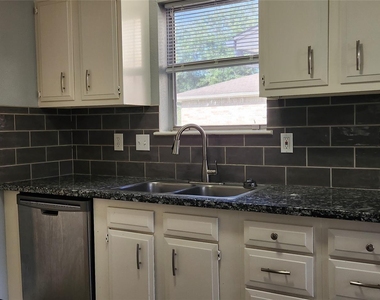 10115 Enchanted Stone Drive - Photo Thumbnail 4