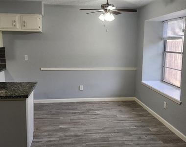 10115 Enchanted Stone Drive - Photo Thumbnail 5
