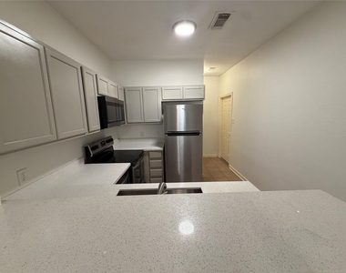 4516 White Rock Street - Photo Thumbnail 6