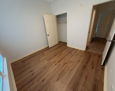 4516 White Rock Street - Photo Thumbnail 15