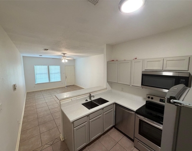 4516 White Rock Street - Photo Thumbnail 4