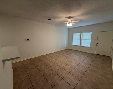 4516 White Rock Street - Photo Thumbnail 2