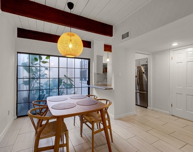 5304 Brownway Street - Photo Thumbnail 7