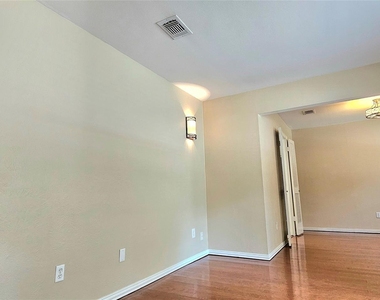 22 W Broken Oak Court - Photo Thumbnail 2