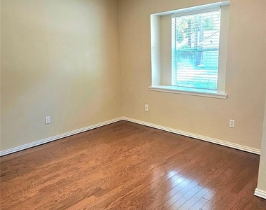 22 W Broken Oak Court - Photo Thumbnail 5