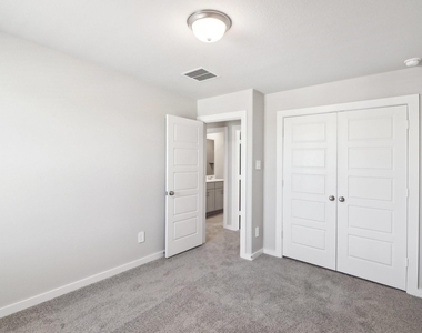 18075 Martin Pines Drive - Photo Thumbnail 28