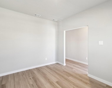 18075 Martin Pines Drive - Photo Thumbnail 3