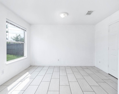 17219 Morning Blossom Place - Photo Thumbnail 14