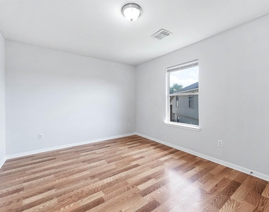 17219 Morning Blossom Place - Photo Thumbnail 20