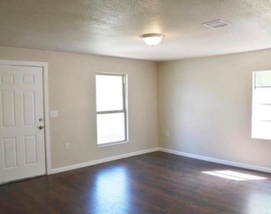 7318 Laredo Street - Photo Thumbnail 6