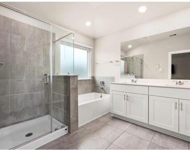 10218 Hermann Trace - Photo Thumbnail 6