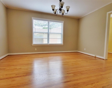 2018 Mcclendon Street - Photo Thumbnail 2