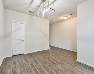 5047 Royal Amber Lane - Photo Thumbnail 20