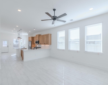 10472 Wild Rice Street - Photo Thumbnail 9